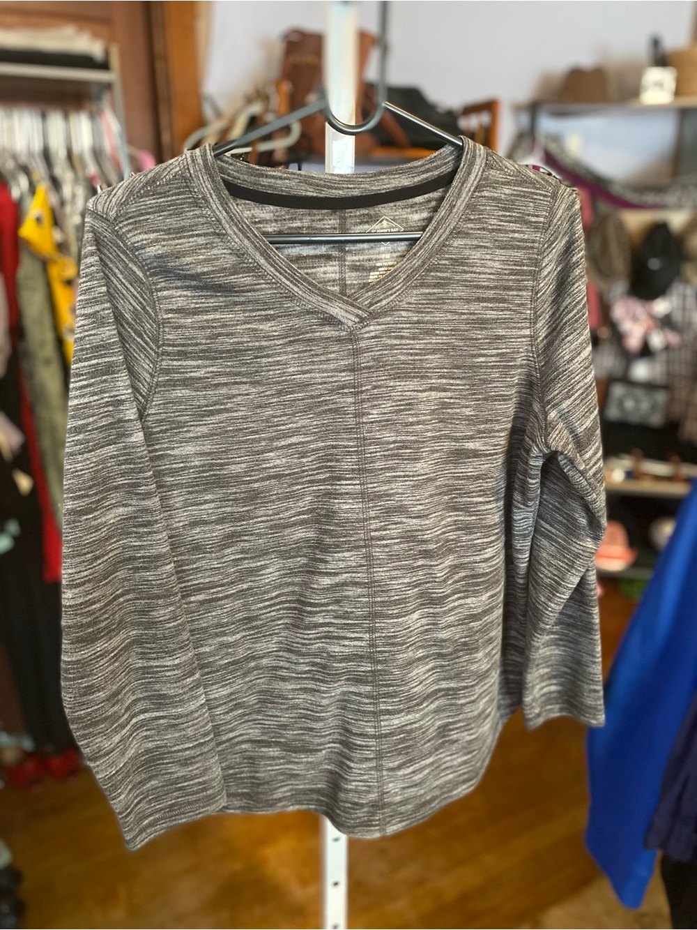 St. John's Bay Heathered Gray V-Neck Long Sleeve Top